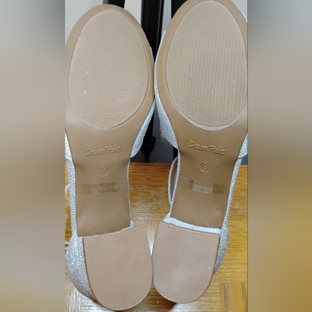 Dream pairs, Silver Glitter block heel sandal size 9 - Picture 12 of 16